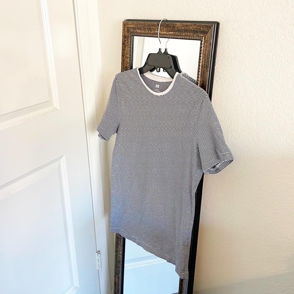 H&M navy blue/white striped short sleeve t-shirt
